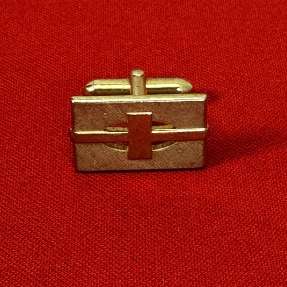 Vintage Gold Tone Swank‎ Single Cufflink Raised Cross